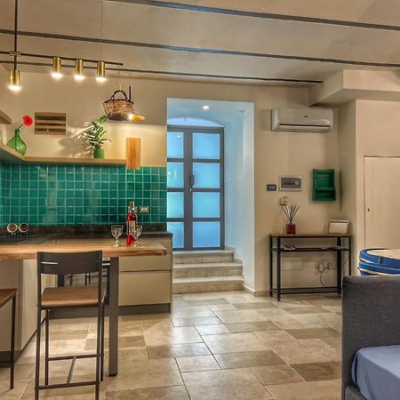 Amay City Suite Бари Экстерьер фото