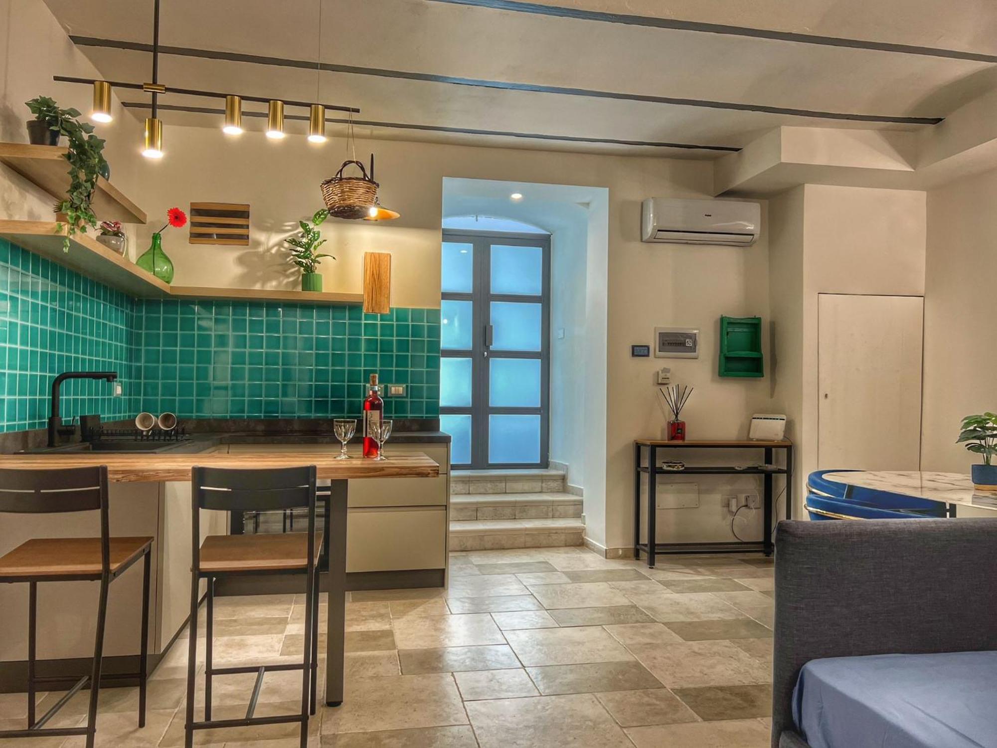 Amay City Suite Бари Экстерьер фото